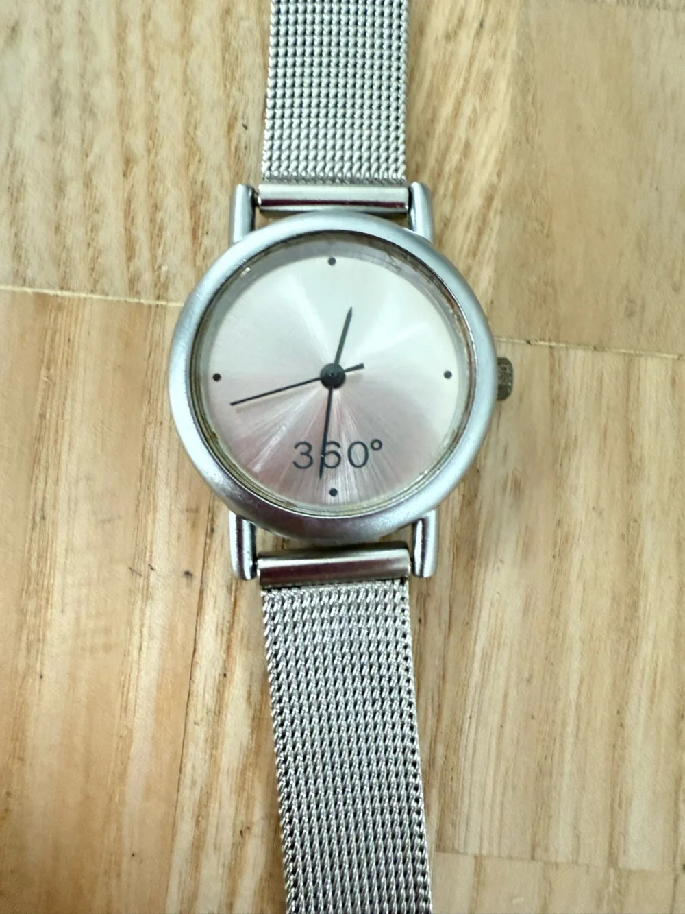 360 ladies silver tone metal fashion watch NEW BATTERY